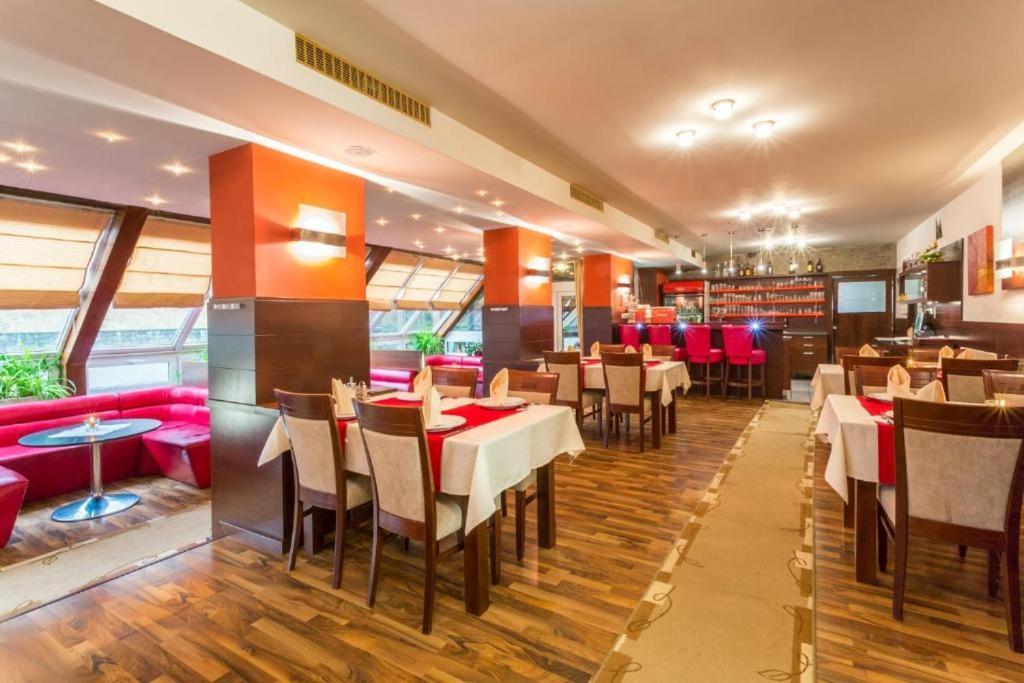 Hotel Sipox Штрба Екстер'єр фото